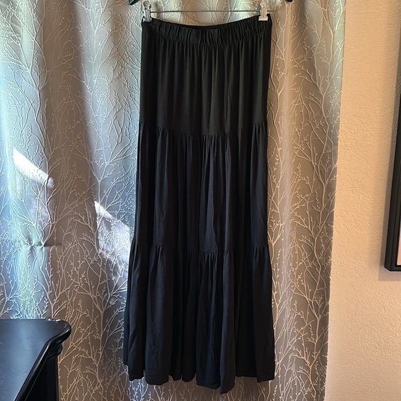 Splendid Nella Tiered Maxi Skirt in Black Size Small - Picture 6 of 11